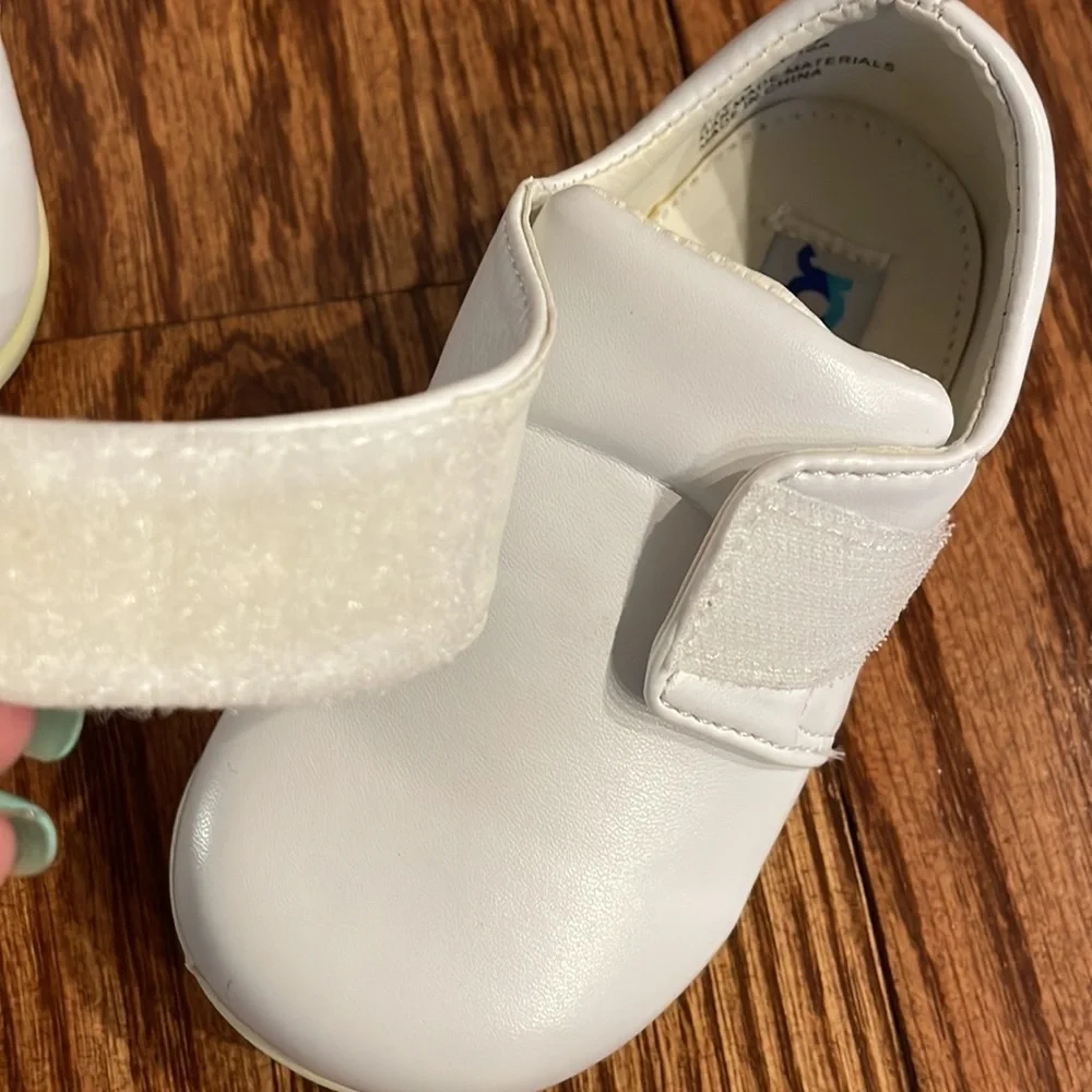 JOSMO baby white shoes with Velcro strap / christening / walking / size 6